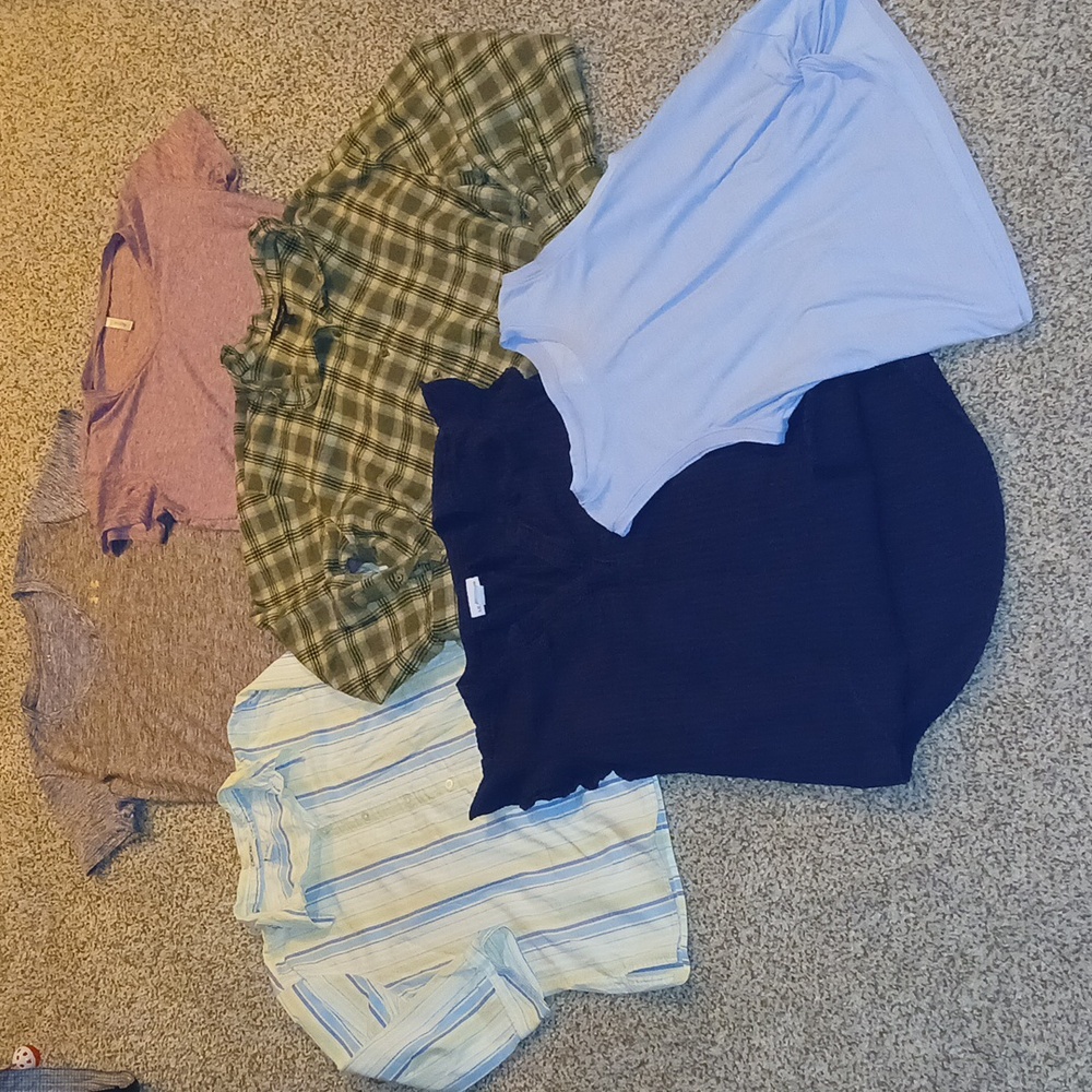 Women's assorted shirts size large budle